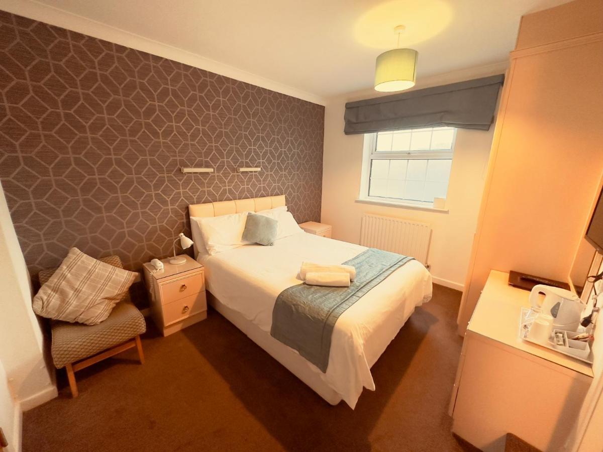 Pine Lodge Hotel & Restaurant Mansfield Bagian luar foto