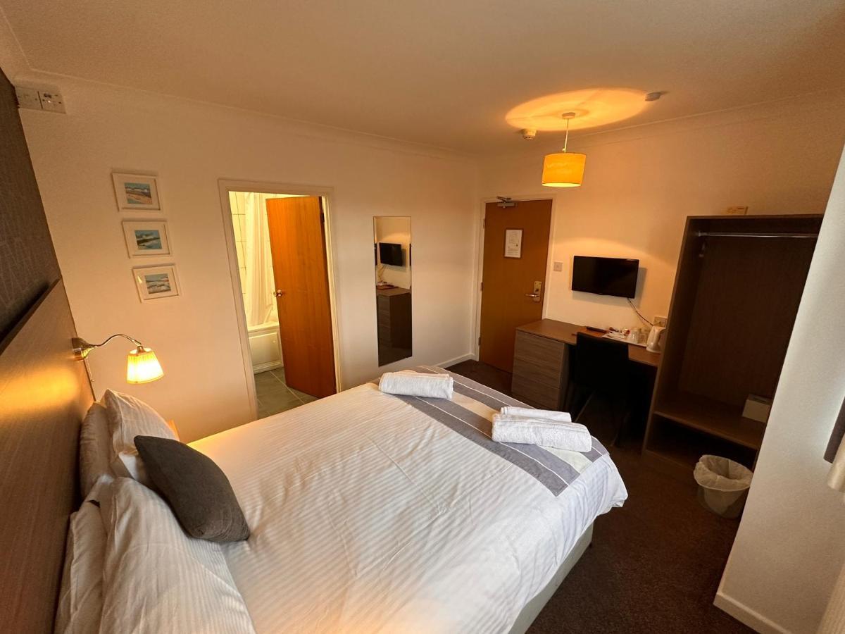 Pine Lodge Hotel & Restaurant Mansfield Bagian luar foto