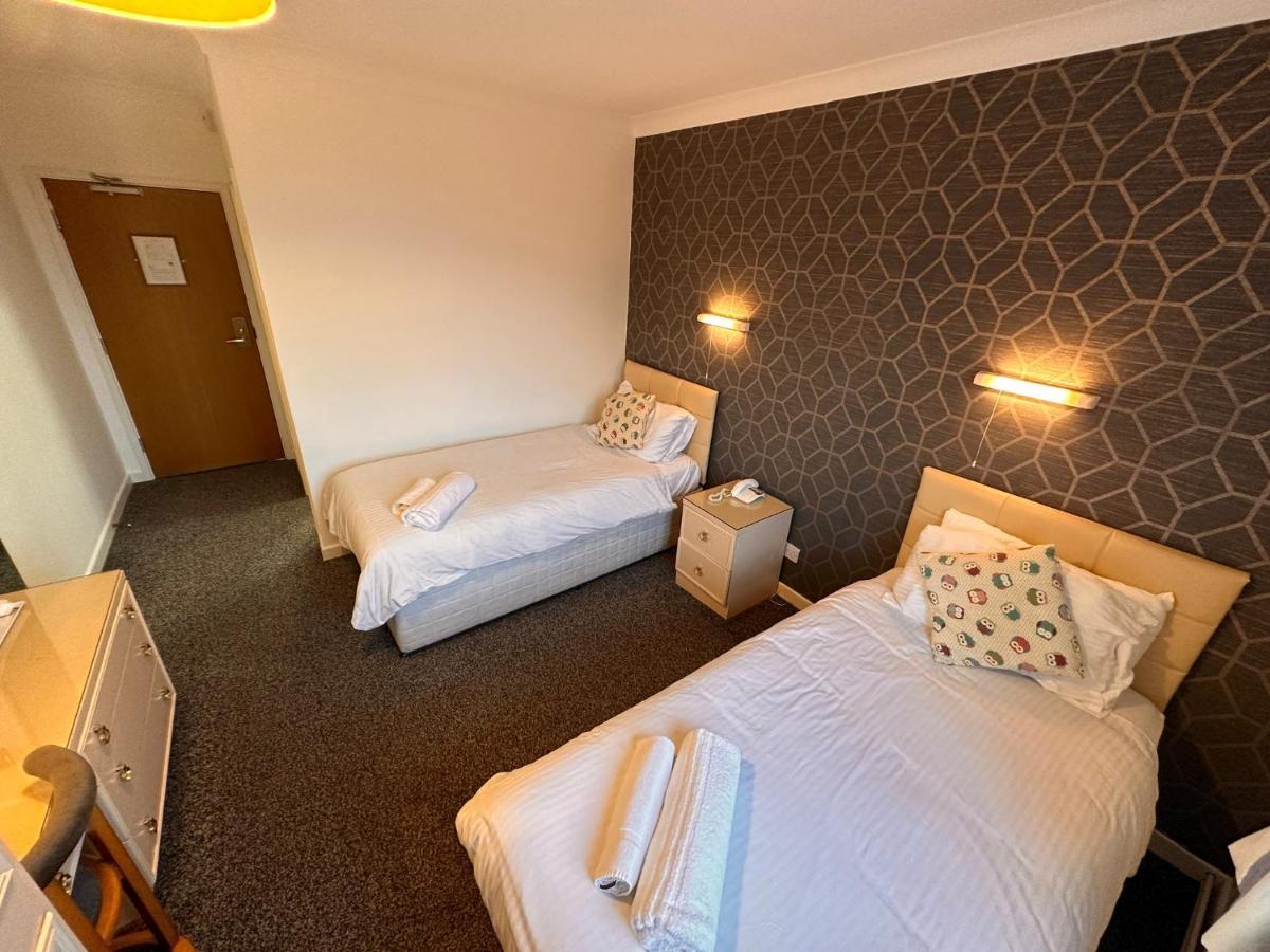 Pine Lodge Hotel & Restaurant Mansfield Bagian luar foto