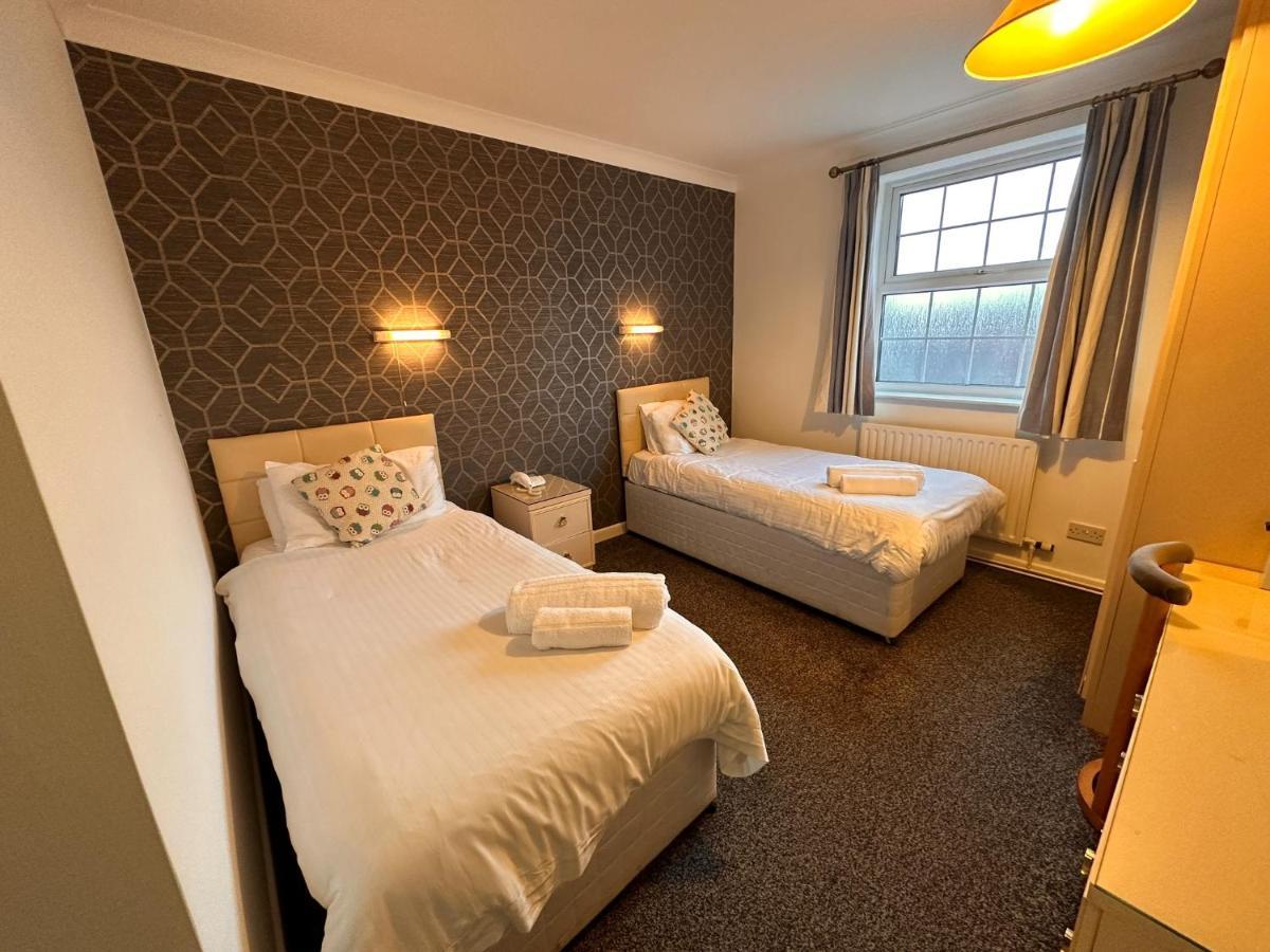 Pine Lodge Hotel & Restaurant Mansfield Bagian luar foto