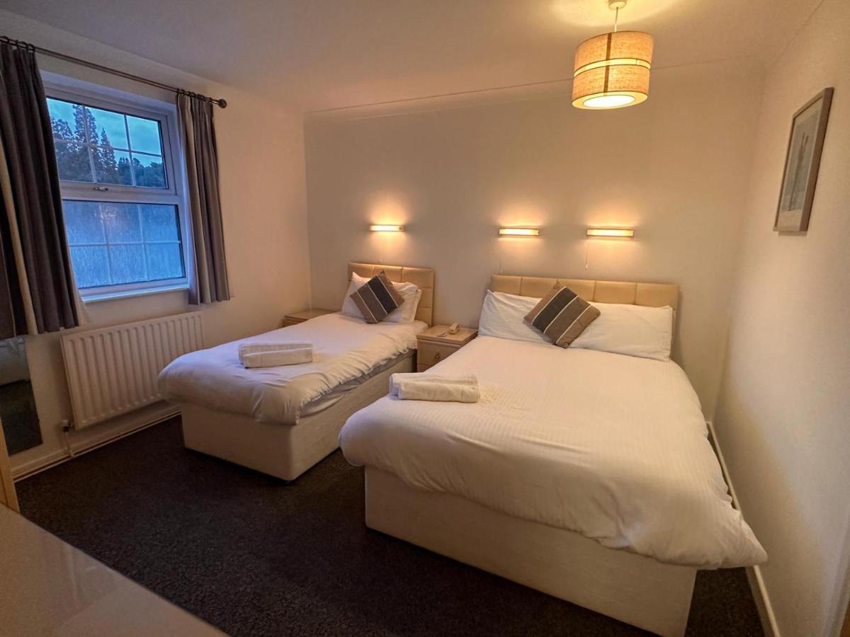 Pine Lodge Hotel & Restaurant Mansfield Bagian luar foto