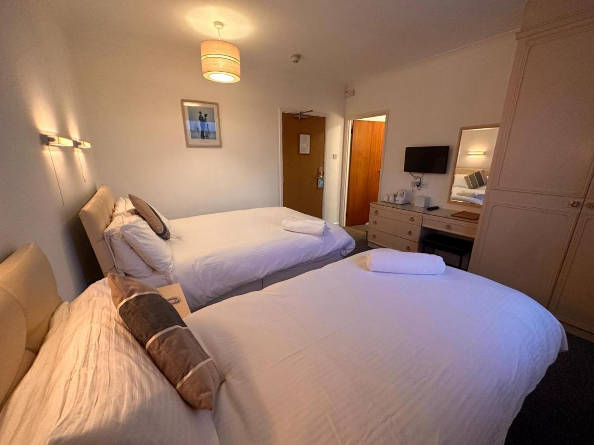Pine Lodge Hotel & Restaurant Mansfield Bagian luar foto
