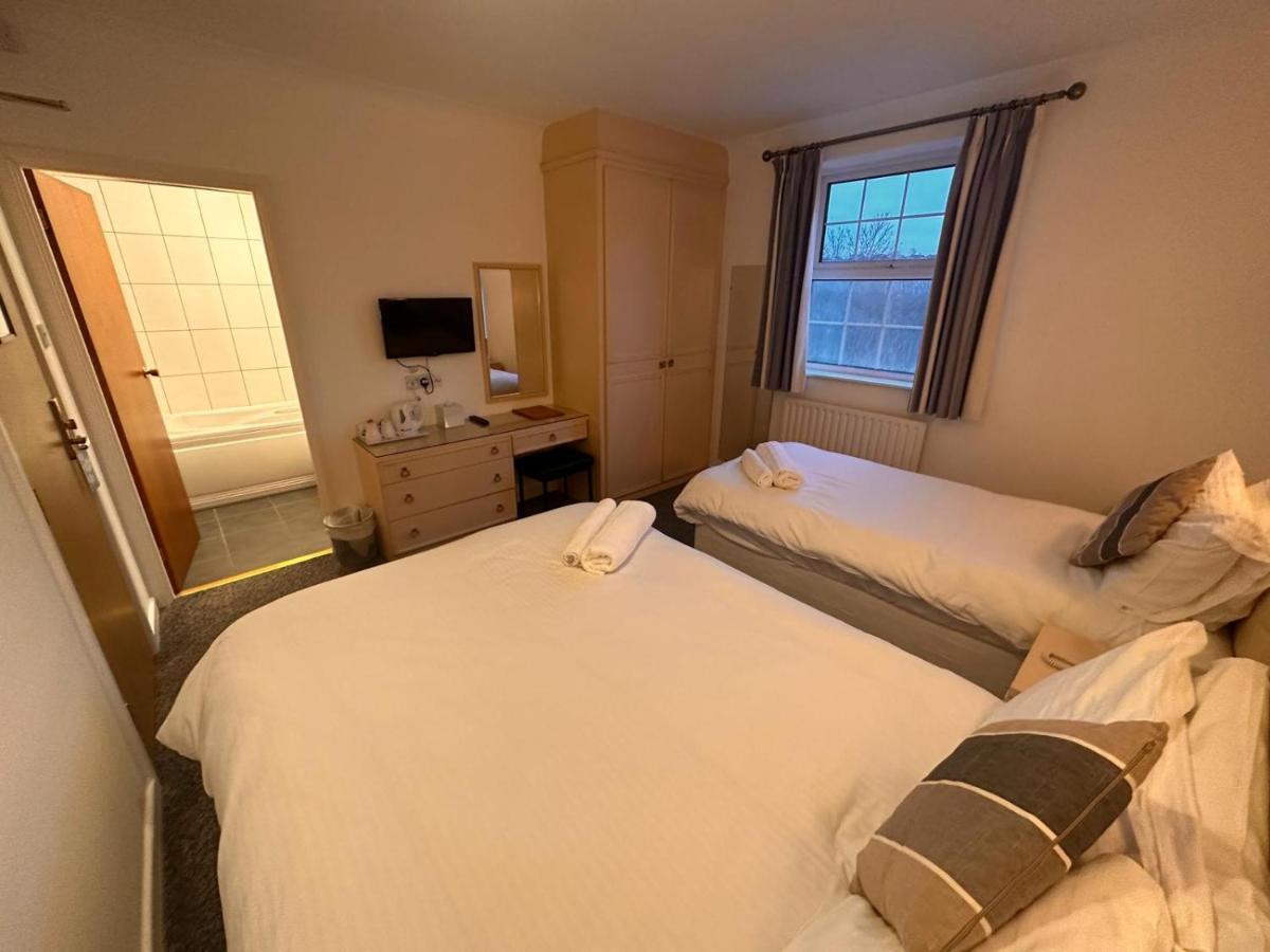Pine Lodge Hotel & Restaurant Mansfield Bagian luar foto