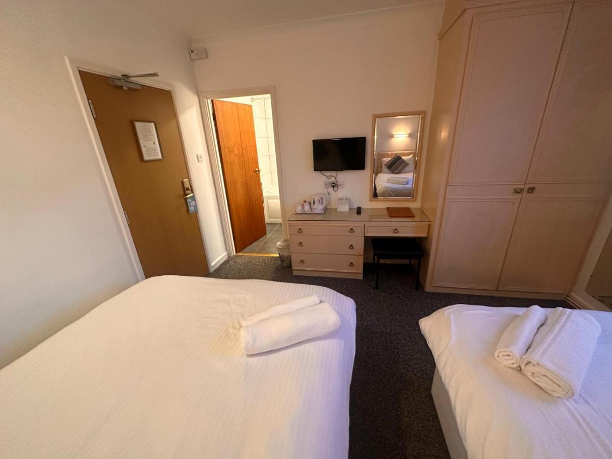 Pine Lodge Hotel & Restaurant Mansfield Bagian luar foto