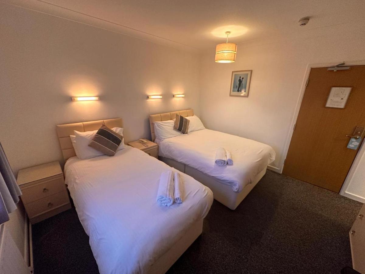 Pine Lodge Hotel & Restaurant Mansfield Bagian luar foto