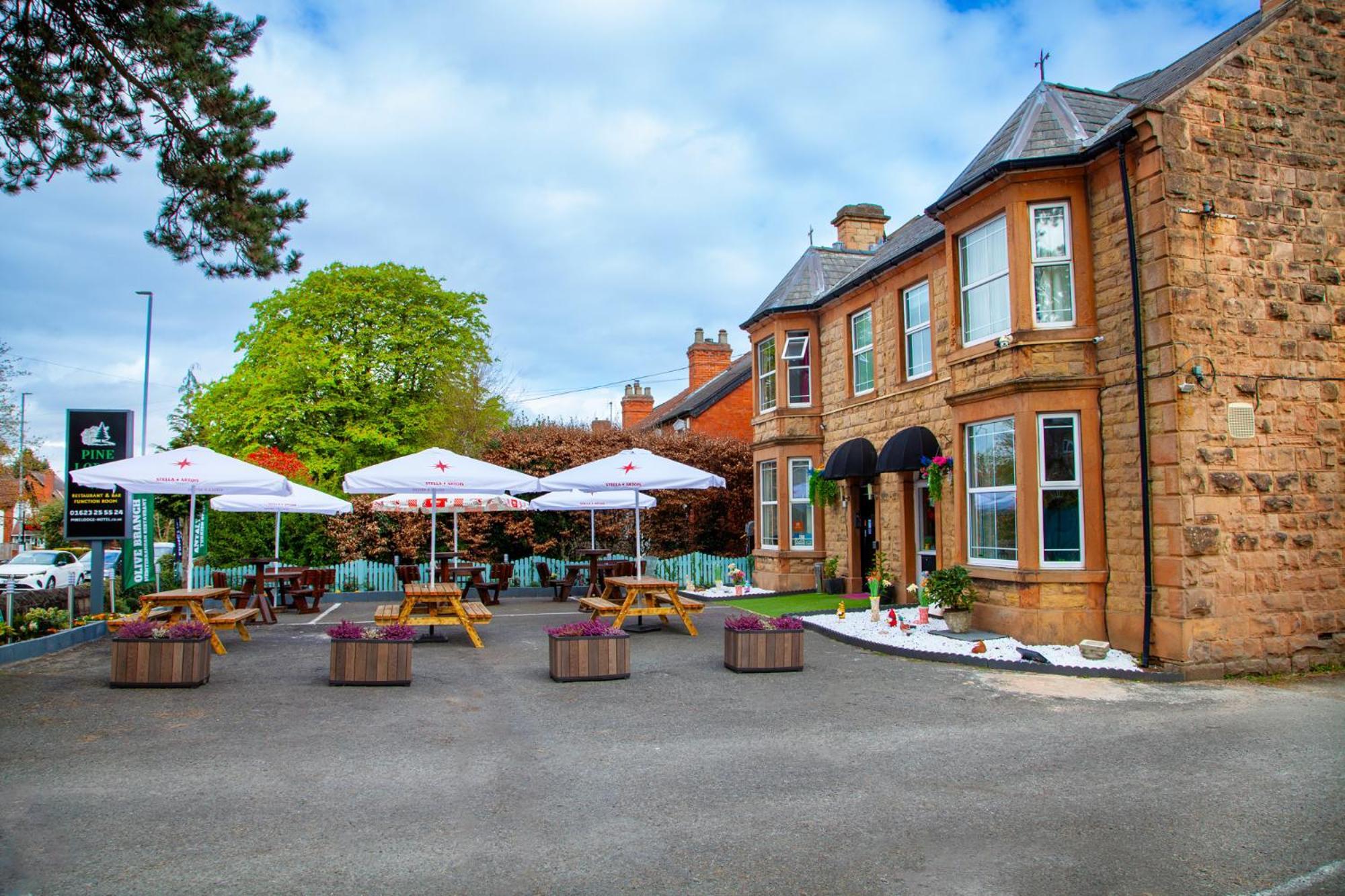 Pine Lodge Hotel & Restaurant Mansfield Bagian luar foto