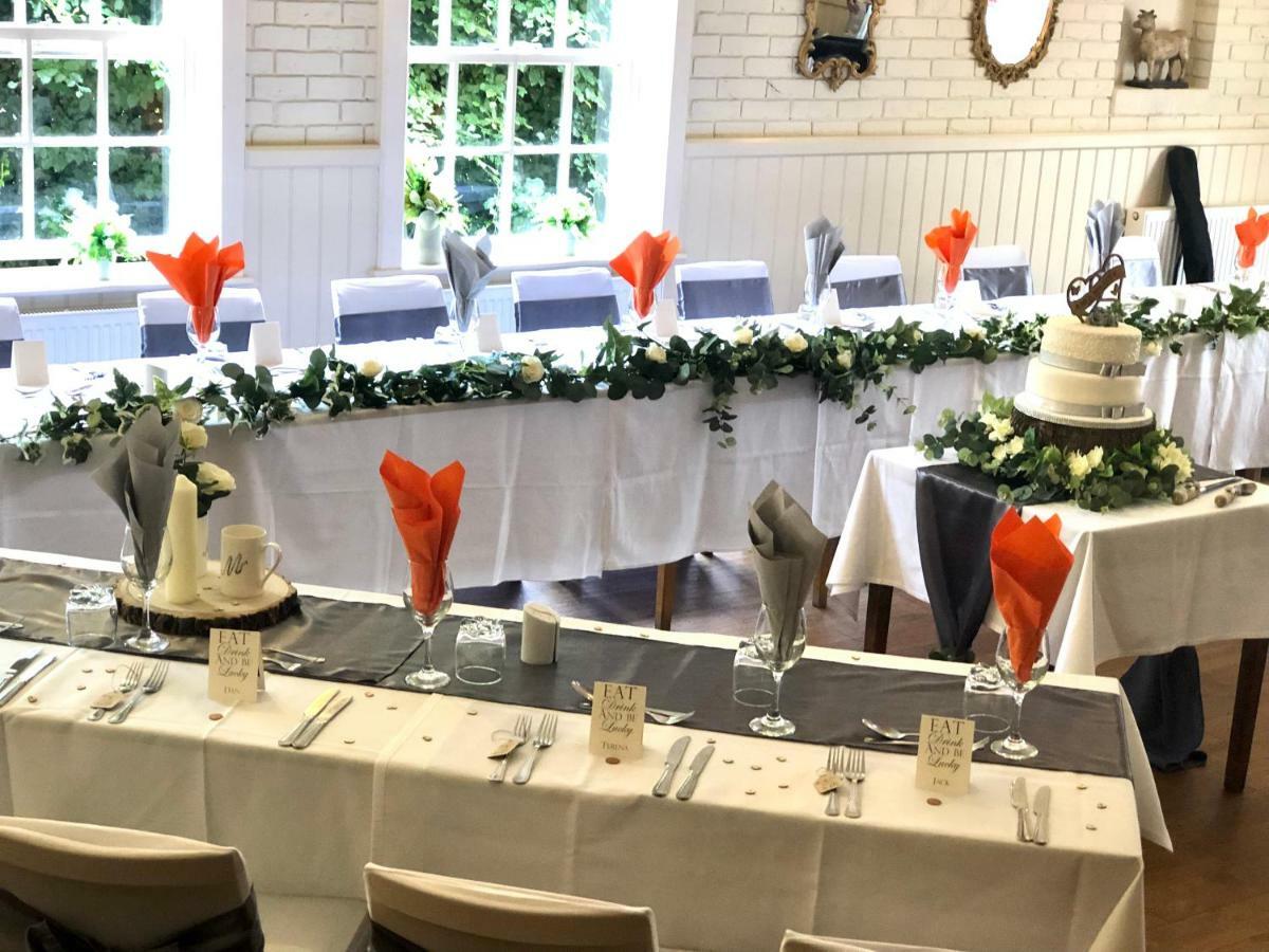 Pine Lodge Hotel & Restaurant Mansfield Bagian luar foto